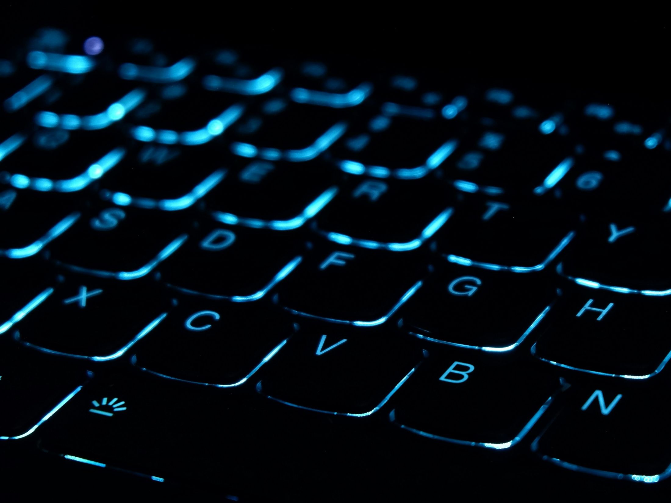 Backlit keyboard accompanying the report on Google voice models